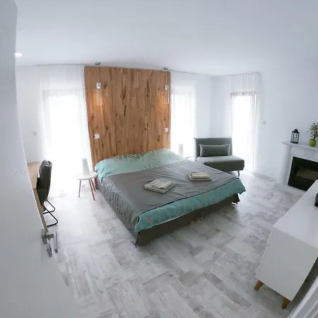 Belle 165 M², Climatisee , Piscine Chauffee *